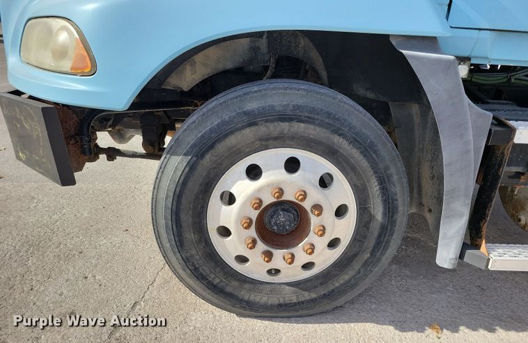 image for item JH9925 2000 Mack CX613 semi truck