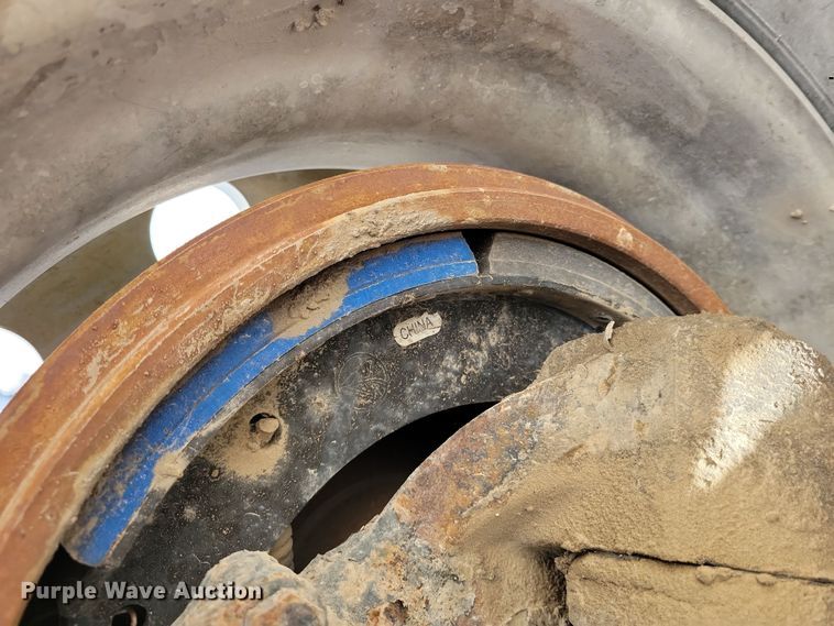 image for item JH9925 2000 Mack CX613 semi truck