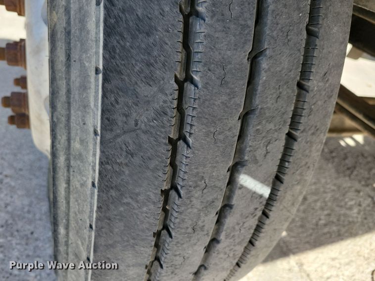 image for item JH9925 2000 Mack CX613 semi truck