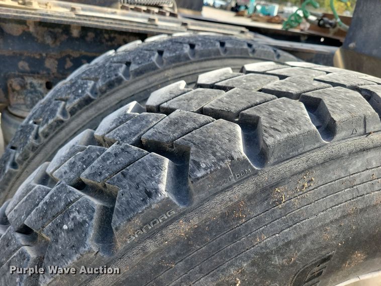 image for item JH9925 2000 Mack CX613 semi truck