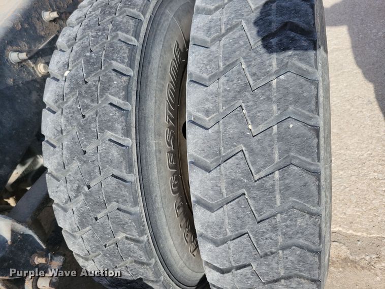 image for item JH9925 2000 Mack CX613 semi truck