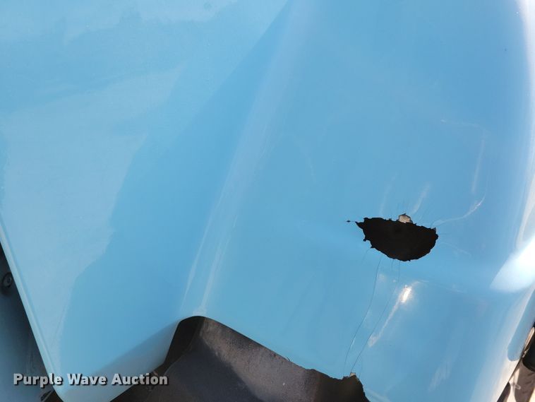 image for item JH9926 2004 Mack CL733 semi truck