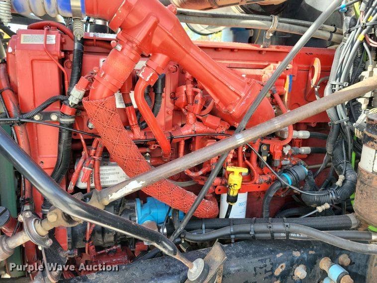 image for item JH9926 2004 Mack CL733 semi truck