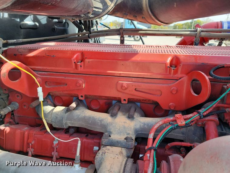 image for item JH9926 2004 Mack CL733 semi truck