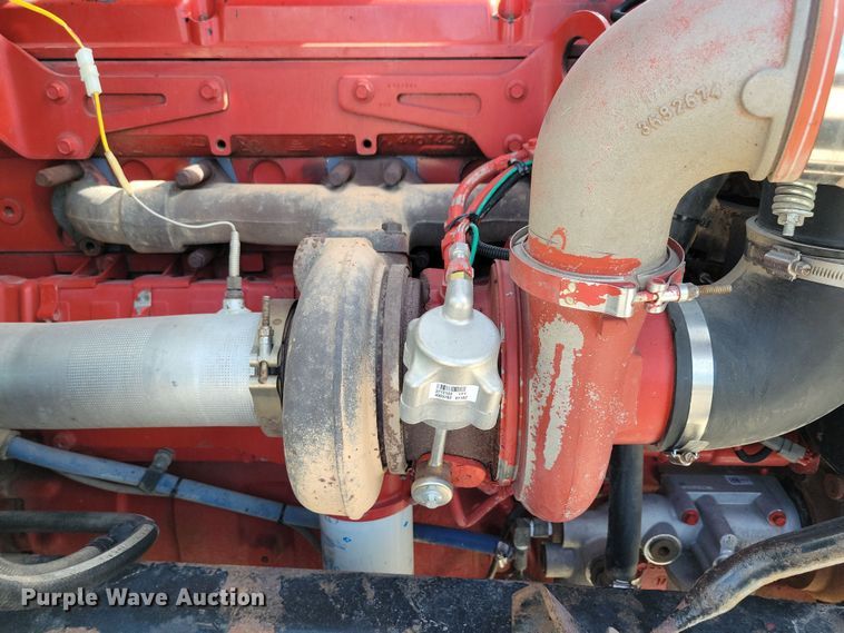 image for item JH9926 2004 Mack CL733 semi truck