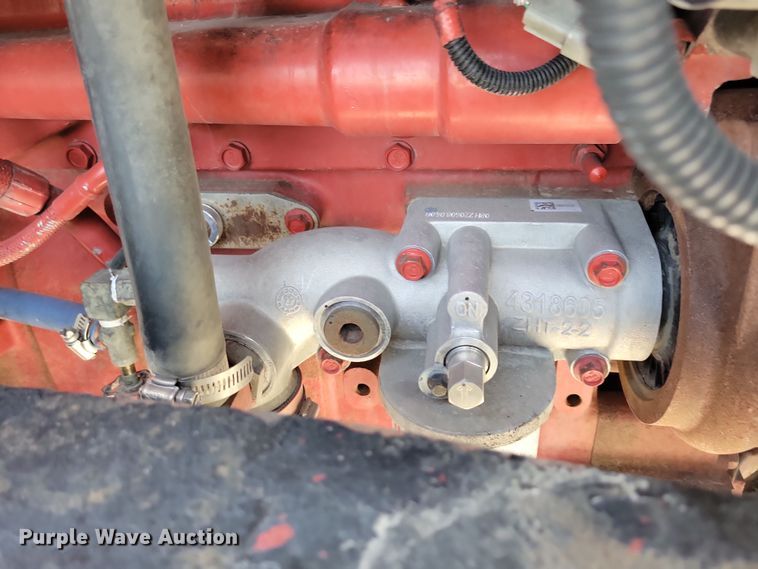 image for item JH9926 2004 Mack CL733 semi truck