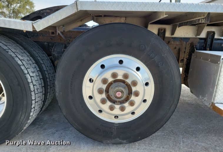 image for item JH9926 2004 Mack CL733 semi truck