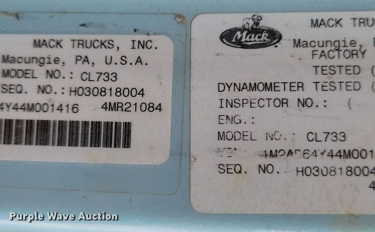 image for item JH9926 2004 Mack CL733 semi truck