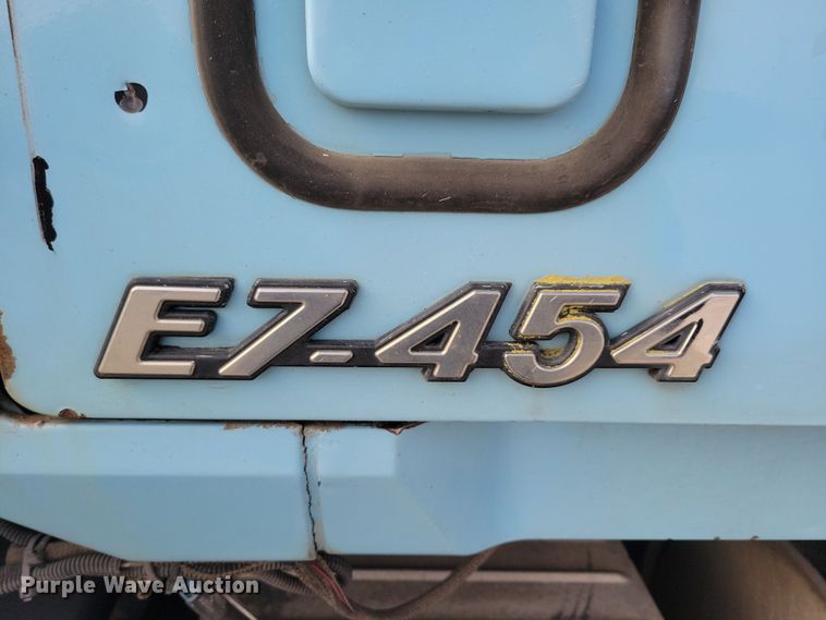 image for item JH9927 1997 Mack CL713 semi truck