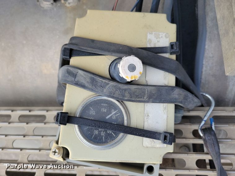 image for item JH9927 1997 Mack CL713 semi truck