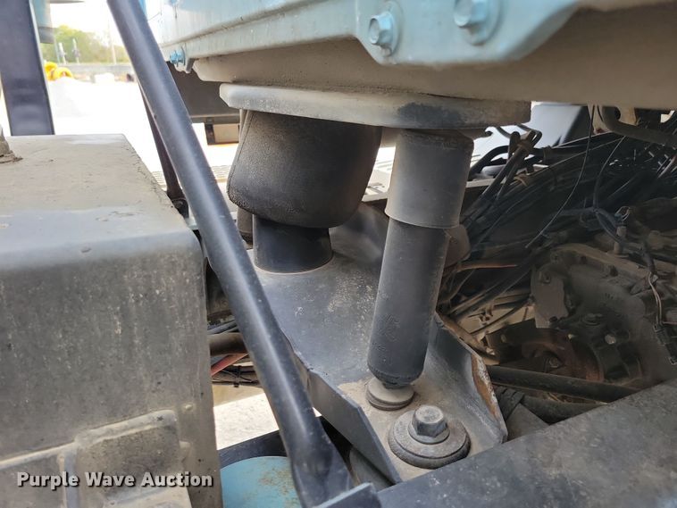 image for item JH9927 1997 Mack CL713 semi truck