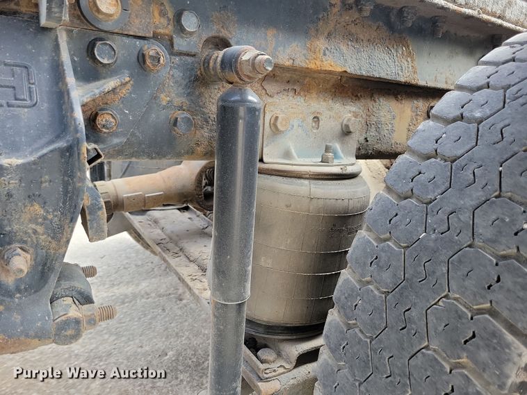 image for item JH9927 1997 Mack CL713 semi truck