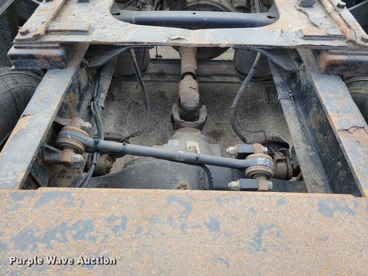 image for item JH9927 1997 Mack CL713 semi truck