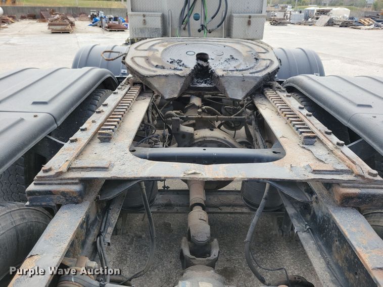 image for item JH9927 1997 Mack CL713 semi truck