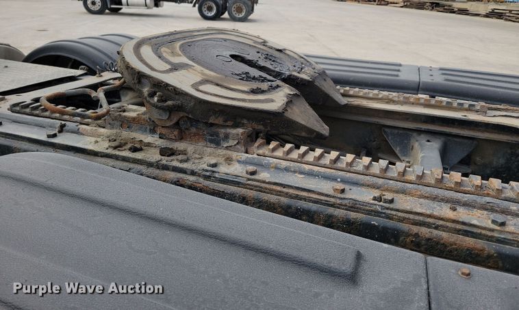 image for item JH9927 1997 Mack CL713 semi truck