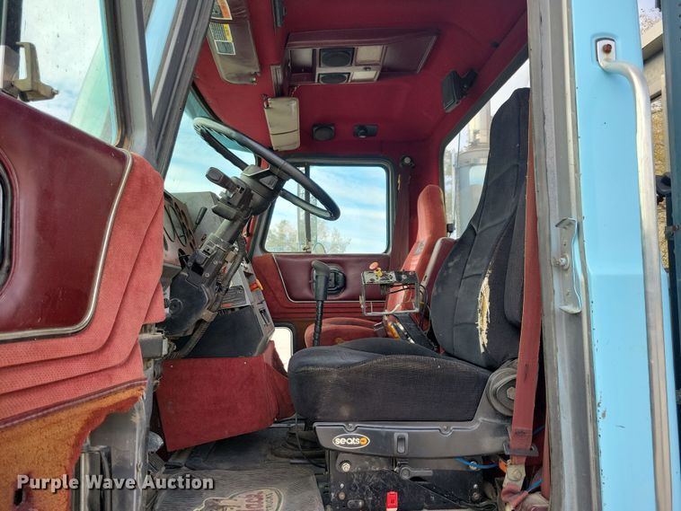 image for item JH9927 1997 Mack CL713 semi truck