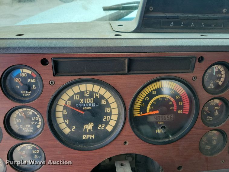 image for item JH9927 1997 Mack CL713 semi truck