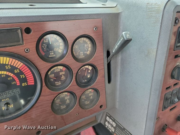 image for item JH9927 1997 Mack CL713 semi truck