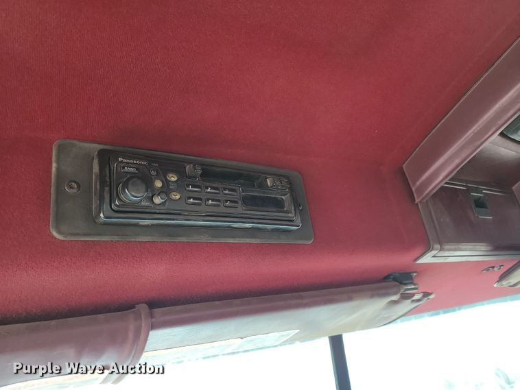 image for item JH9927 1997 Mack CL713 semi truck