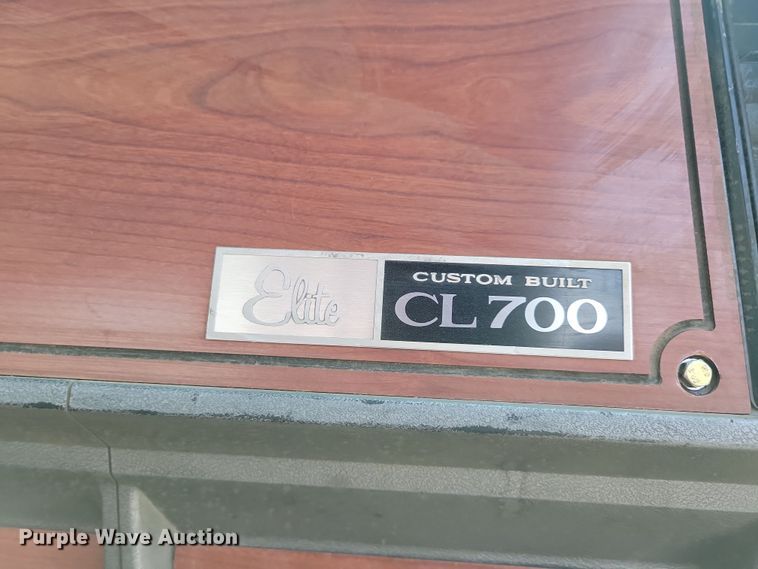 image for item JH9927 1997 Mack CL713 semi truck