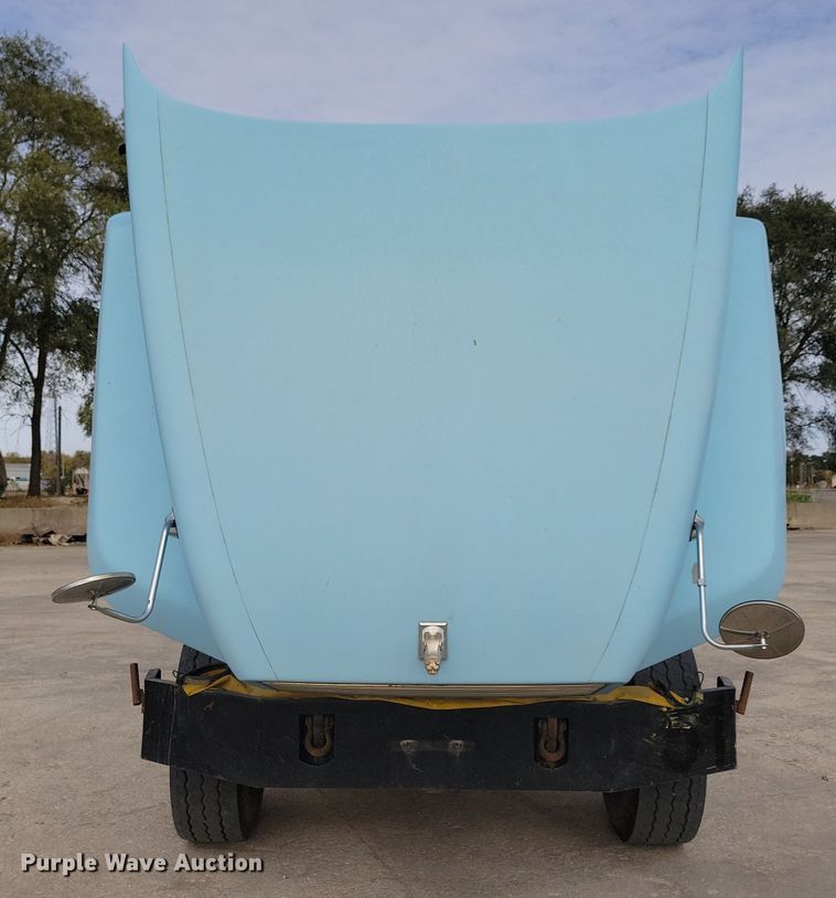 image for item JH9927 1997 Mack CL713 semi truck