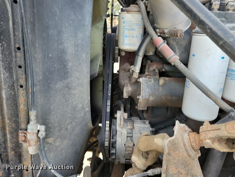 image for item JH9927 1997 Mack CL713 semi truck