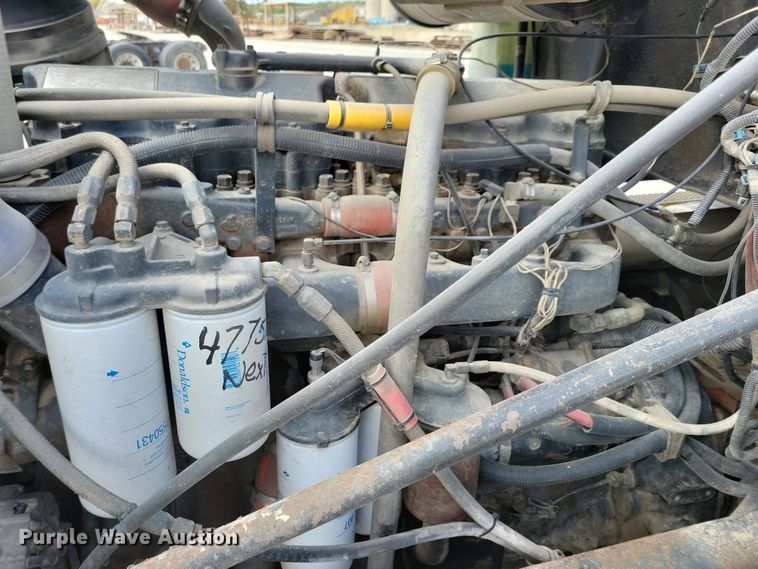 image for item JH9927 1997 Mack CL713 semi truck