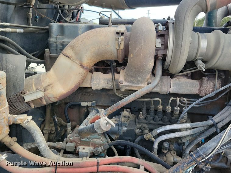 image for item JH9927 1997 Mack CL713 semi truck