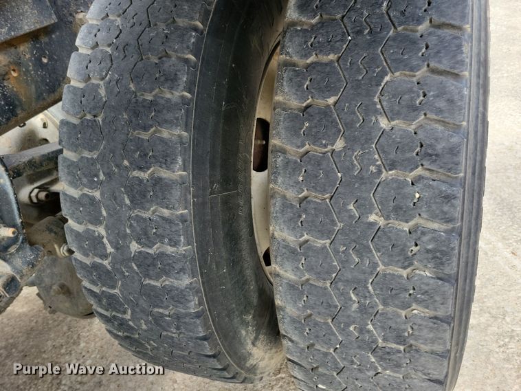 image for item JH9927 1997 Mack CL713 semi truck