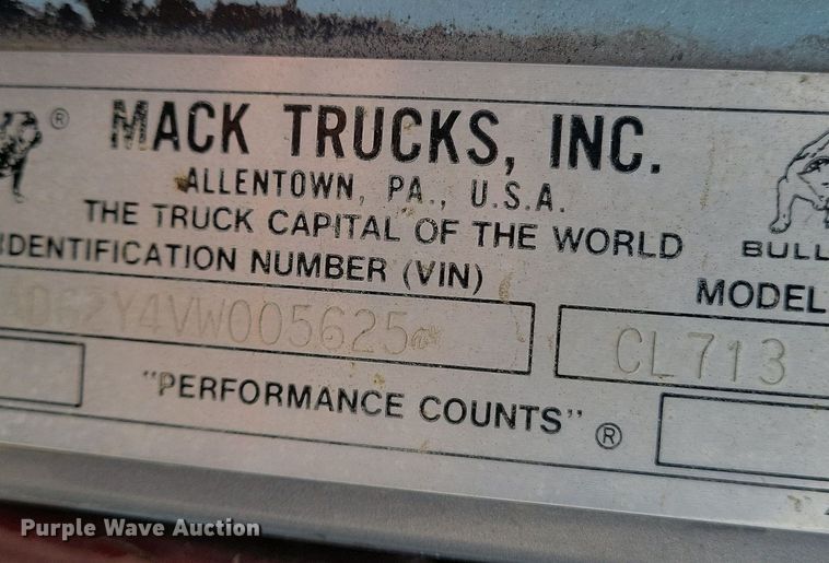 image for item JH9927 1997 Mack CL713 semi truck