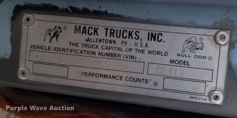 image for item JH9927 1997 Mack CL713 semi truck