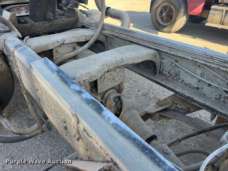 image for item LC9208 1989 Ford LTL9000 dump truck