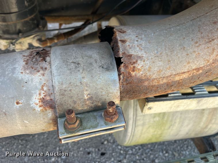 image for item LC9208 1989 Ford LTL9000 dump truck