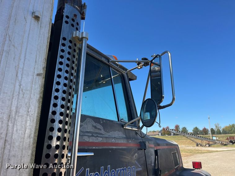 image for item LC9208 1989 Ford LTL9000 dump truck