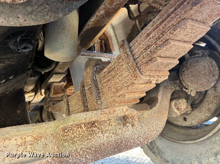 image for item LC9208 1989 Ford LTL9000 dump truck