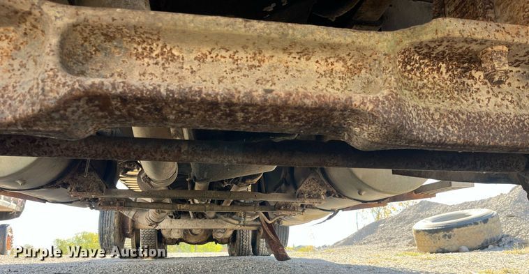 image for item LC9208 1989 Ford LTL9000 dump truck