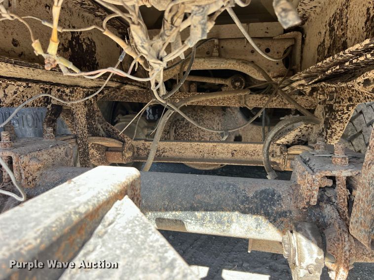 image for item LC9208 1989 Ford LTL9000 dump truck