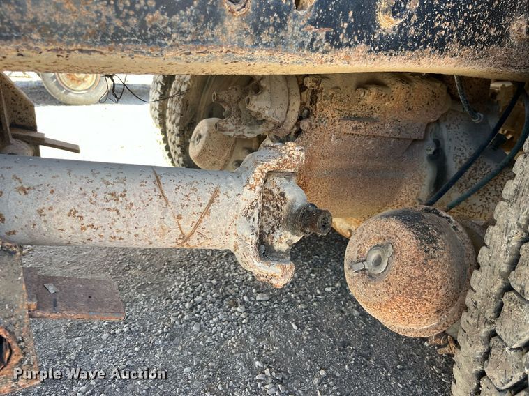 image for item LC9208 1989 Ford LTL9000 dump truck