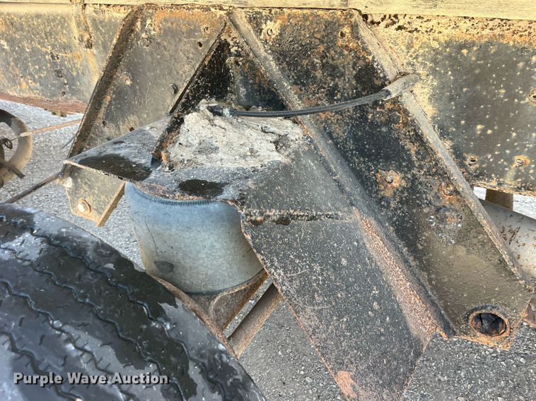 image for item LC9208 1989 Ford LTL9000 dump truck