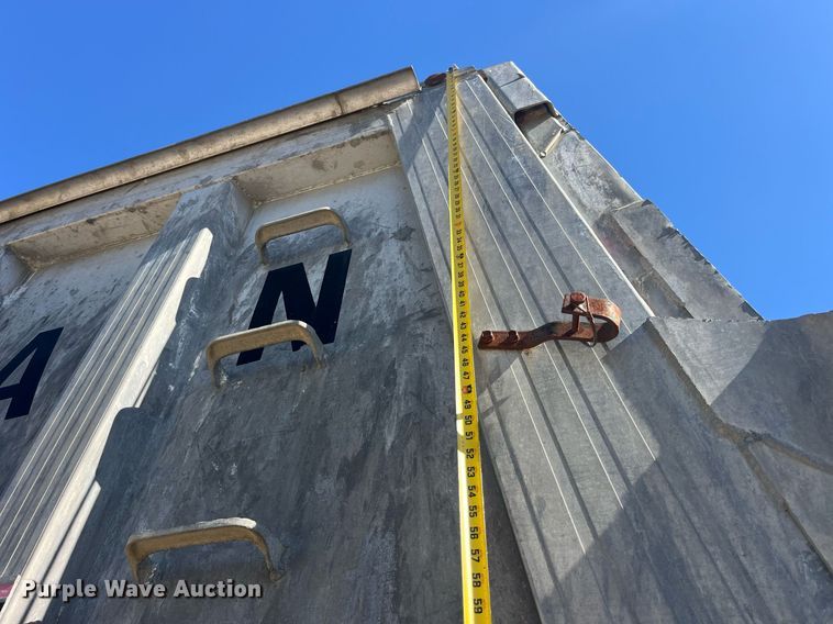 image for item LC9208 1989 Ford LTL9000 dump truck