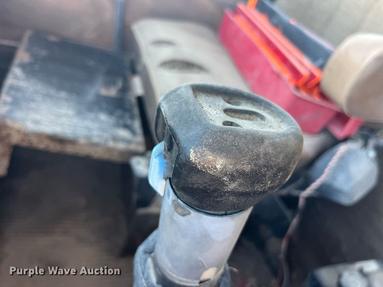 image for item LC9208 1989 Ford LTL9000 dump truck