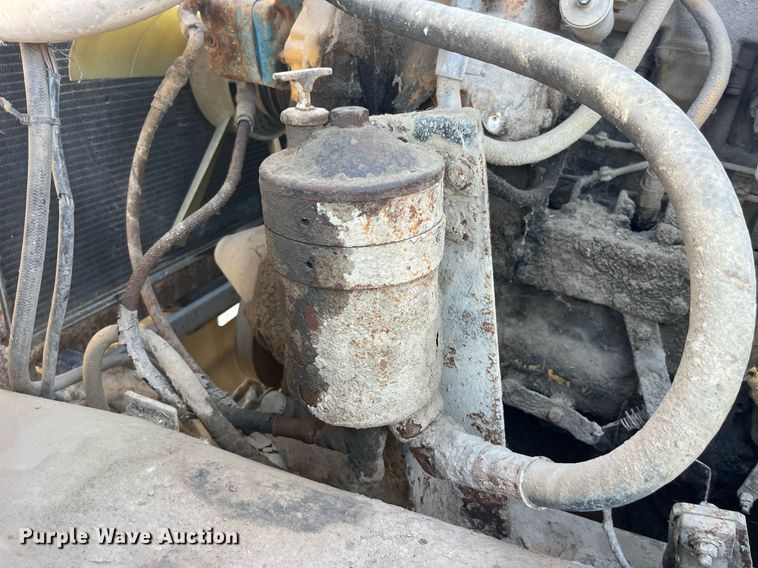 image for item LC9208 1989 Ford LTL9000 dump truck