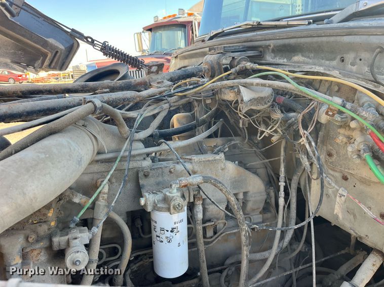 image for item LC9208 1989 Ford LTL9000 dump truck