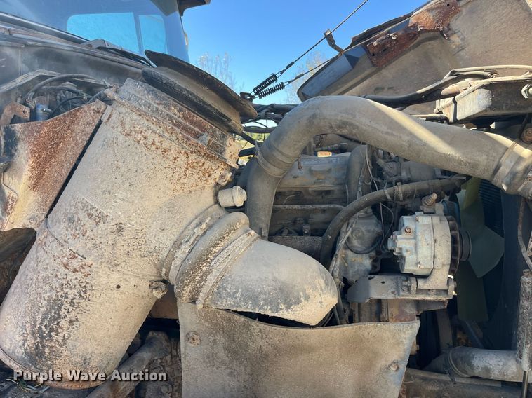 image for item LC9208 1989 Ford LTL9000 dump truck