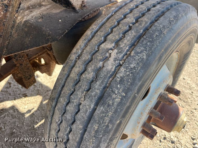 image for item LC9208 1989 Ford LTL9000 dump truck