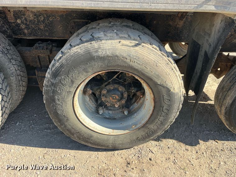 image for item LC9208 1989 Ford LTL9000 dump truck