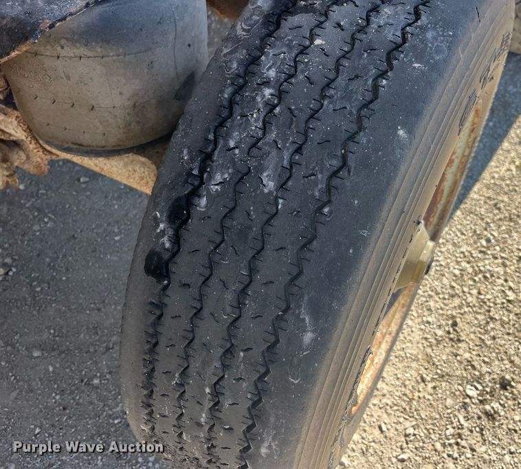 image for item LC9208 1989 Ford LTL9000 dump truck