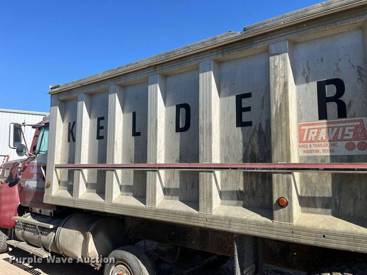 image for item LC9210 1992 Ford LTL9000 dump truck