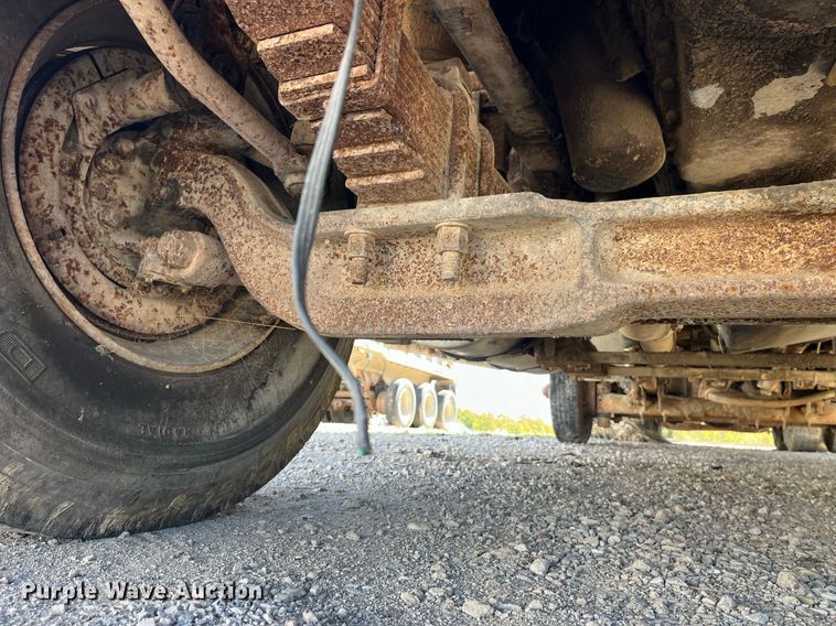 image for item LC9210 1992 Ford LTL9000 dump truck