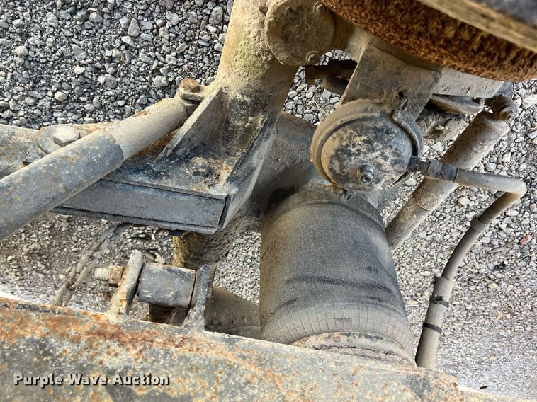 image for item LC9210 1992 Ford LTL9000 dump truck